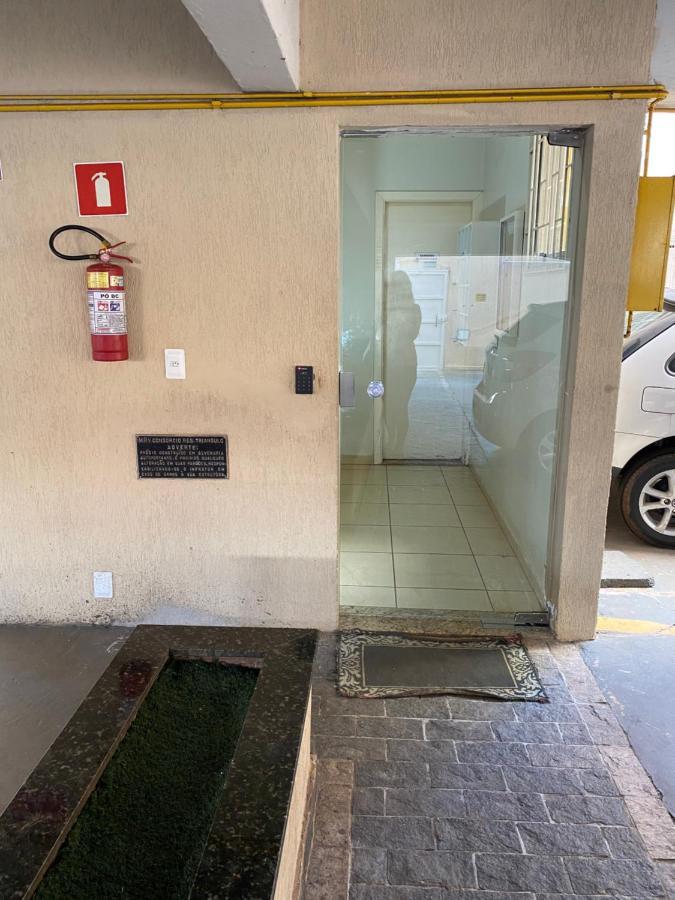Otima Localizacao! Apartment อูเบร์ลังเจีย ภายนอก รูปภาพ